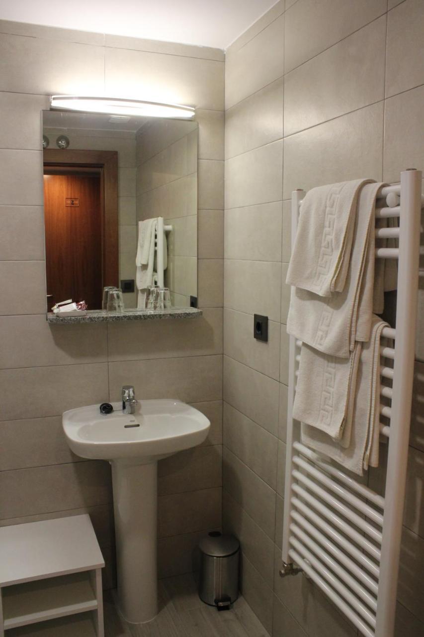 Hostal Extremeno เบคาร์ ภายนอก รูปภาพ